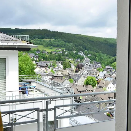 Large In With Balcony * Willingen (Upland)